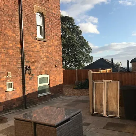 The Hideout At Castle Mount Apartment
