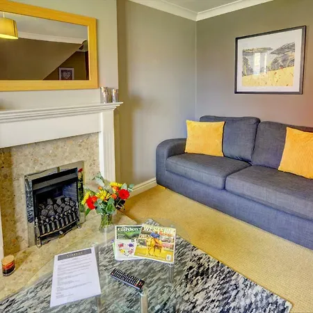 Hawthorne House,
