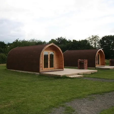 Glamping At Spire View Meadow