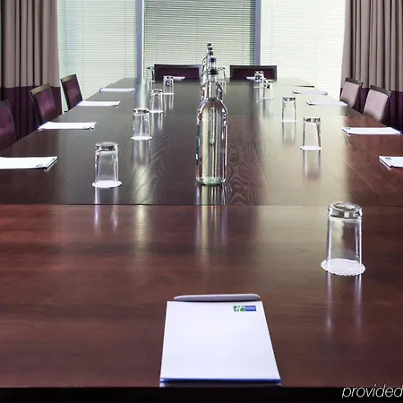Express Centre By Ihg Lincoln
