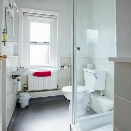 Longdales House - B G Ltd Bed & Breakfast