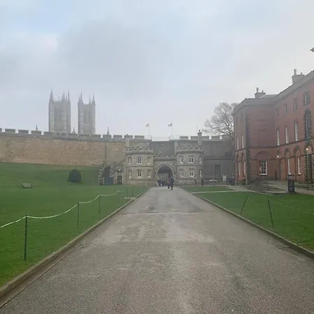 1 Bedroom Close To The Bailgate Apartment Lincoln