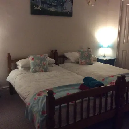 5 The Apartment *