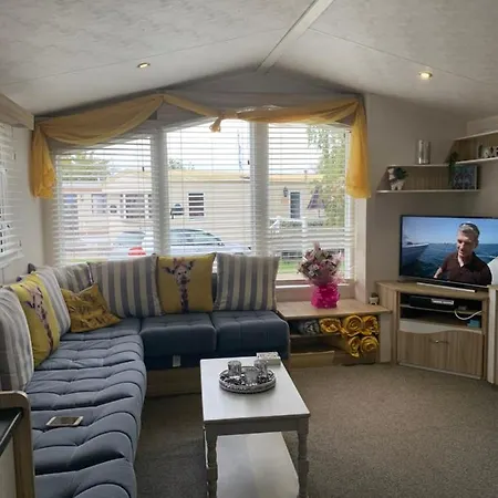 Breaks At Tattershall Lakes Holiday park *