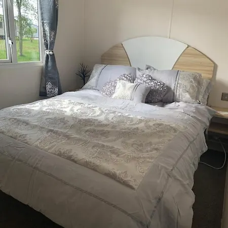 Breaks At Tattershall Lakes Holiday park *