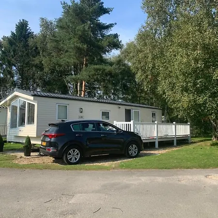 Breaks At Tattershall Lakes