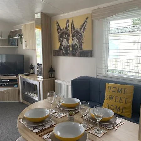 Holiday park Breaks At Tattershall Lakes *