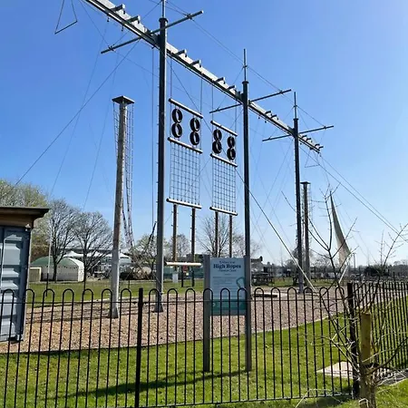 Breaks At Tattershall Lakes Holiday park *