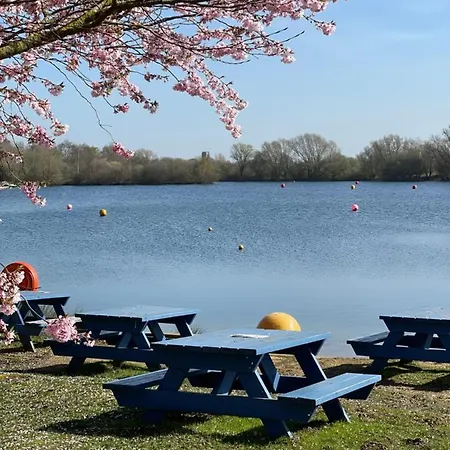 Breaks At Tattershall Lakes *