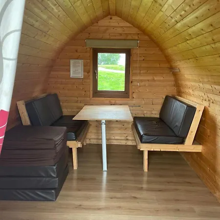 Riverview Holiday Park Rustic Pods אוהל מפואר *