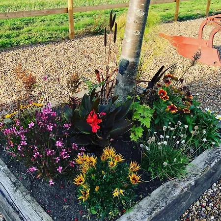 Retreat With Private Hot Tub Lincoln