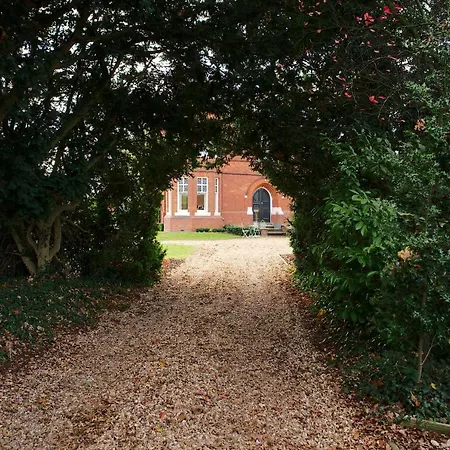 Little Redlands 5* Lincoln
