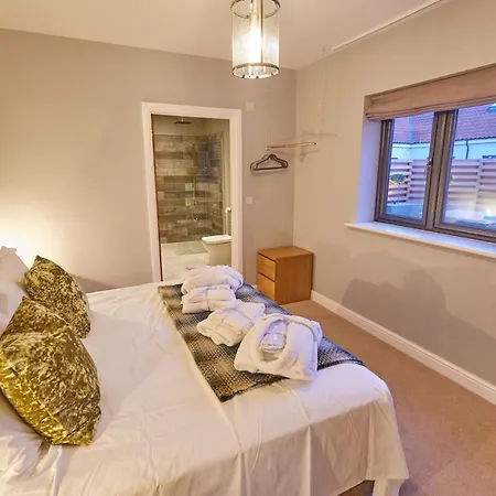 Holly Tree Barn, Ashlin Farm Barns Holiday home *