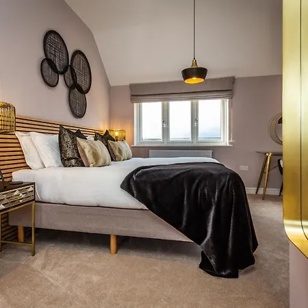 The Pines, Ashlin Farm Barns Holiday home *