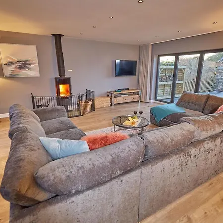 Holly Tree Barn, Ashlin Farm Barns Holiday home
