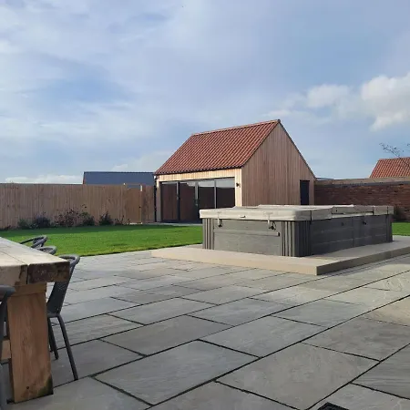 Holiday home The Sycamores, Ashlin Farm Barns *