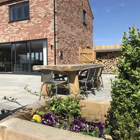 Holiday home The Sycamores, Ashlin Farm Barns Lincoln
