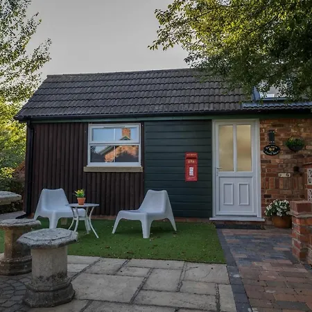 Retreat Little House With Private Hot Tub Vakantiehuis Lincoln