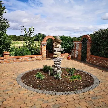 Retreat Little House With Private Hot Tub Lincoln