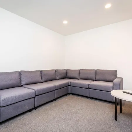 Ensuite With Shared Kitchen, Close To Centre Holiday home