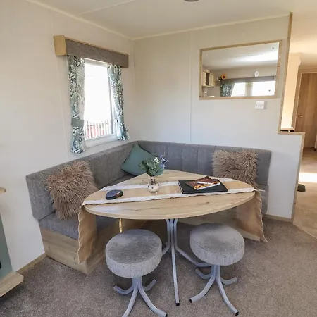 Hd Retreat Lincoln
