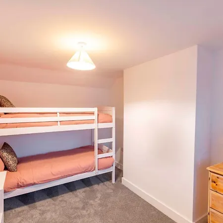 Newly Renovated Rural In North Scarle *