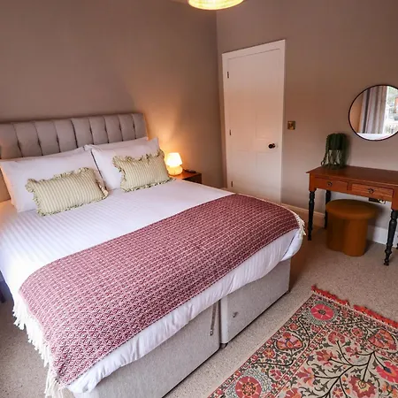 17 Union Road House Lincoln