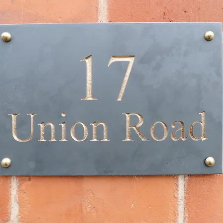 17 Union Road House * Lincoln
