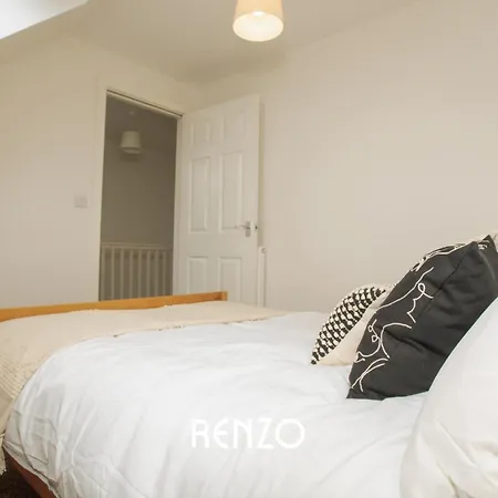 Sentimental And Homely 3-bed In By Renzo, Amazing Location, Close To Cathedral And Castle! Apartment Lincoln