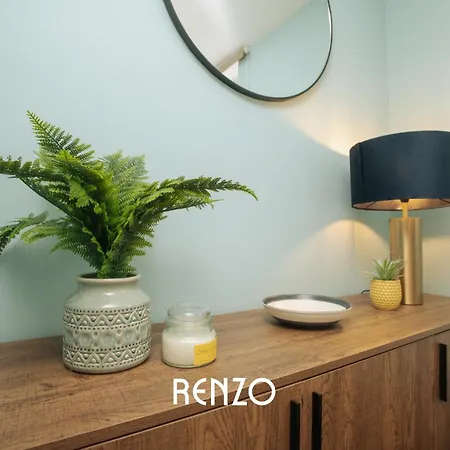 Sentimental And Homely 3-bed In By Renzo, Amazing Location, Close To Cathedral And Castle! Lincoln