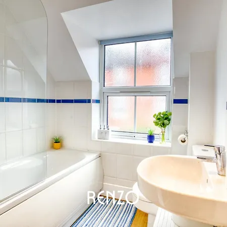 Apartment Sentimental And Homely 3-bed In By Renzo, Amazing Location, Close To Cathedral And Castle! *