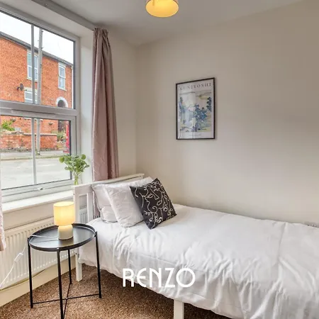 Sentimental And Homely 3-bed In By Renzo, Amazing Location, Close To Cathedral And Castle! *