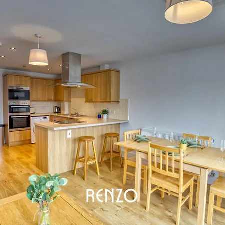 Sentimental And Homely 3-bed In By Renzo, Amazing Location, Close To Cathedral And Castle! Apartment Lincoln