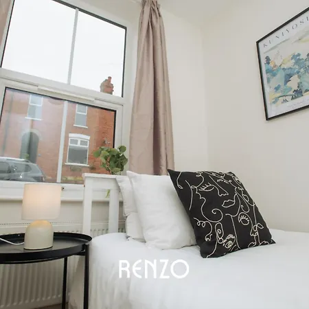 Sentimental And Homely 3-bed In By Renzo, Amazing Location, Close To Cathedral And Castle!