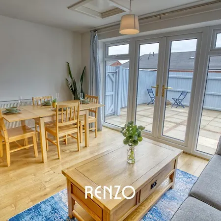 Apartment Sentimental And Homely 3-bed In By Renzo, Amazing Location, Close To Cathedral And Castle!
