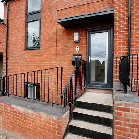 Pass The Keys Motherby 6 - Town House With Free Parking リンカーン