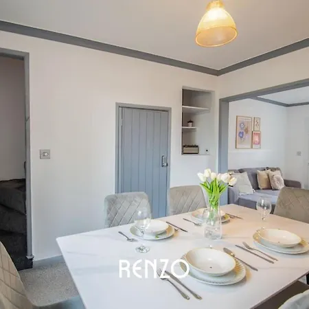 Bright And Warm In By Renzo, Free Wi-fi, Perfect For Staycations! Apartment Lincoln