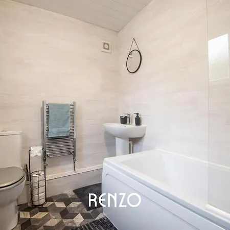 Bright And Warm In By Renzo, Free Wi-fi, Perfect For Staycations! *