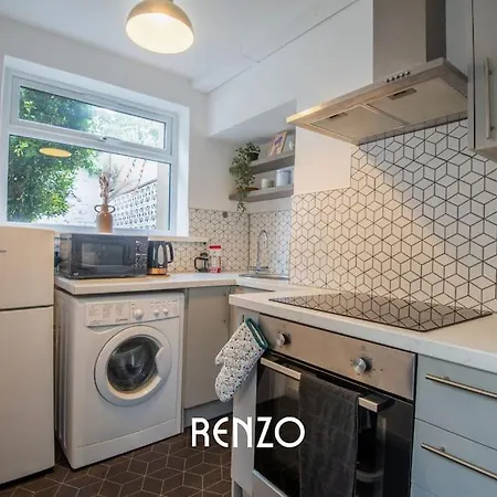 Bright And Warm In By Renzo, Free Wi-fi, Perfect For Staycations! *