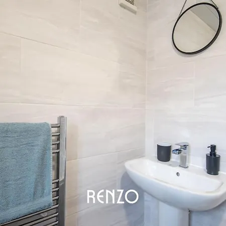 Bright And Warm In By Renzo, Free Wi-fi, Perfect For Staycations!