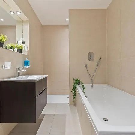 Designer Apt In Central - Sleeps 6 Apartment Lincoln