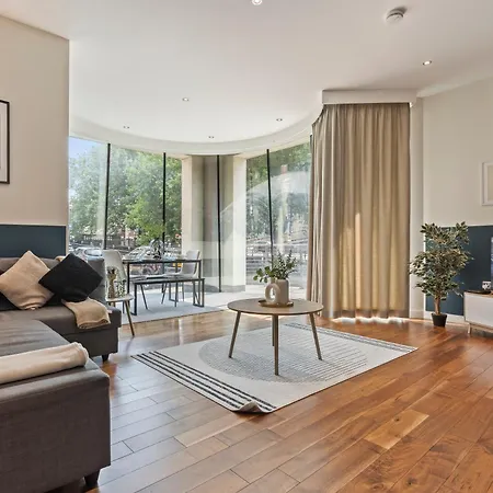 Designer Apt In Central - Sleeps 6 *