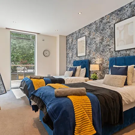 Designer Apt In Central - Sleeps 6 *
