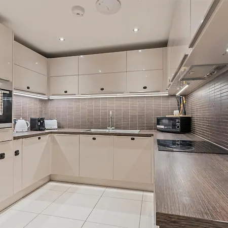 Apartment Designer Apt In Central - Sleeps 6 Lincoln