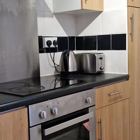 Spacious 1 Bedroom Lincoln City Centre Amenities, Free Parking