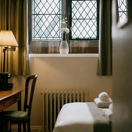 Gasthuis The Old Palace 3*
