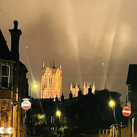 2 Danesgate * Lincoln