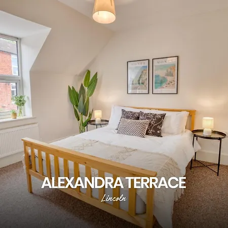 Apartment Sentimental And Homely 3-bed In By Renzo, Amazing Location, Close To Cathedral And Castle!