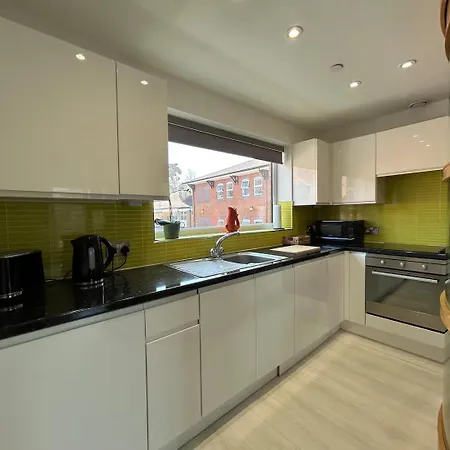 2-bedroom Modern In Historic Lincoln