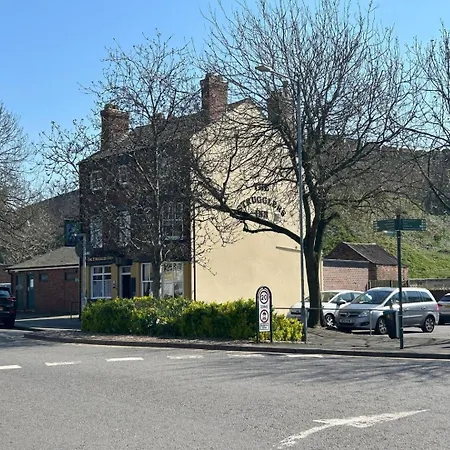 2-bedroom Modern In Historic Lincoln